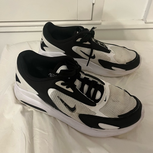 Nike Air Max Bolt. Black and White. Size 9. - Picture 2 of 11